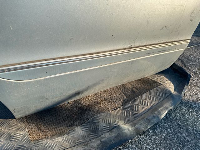 bontott MERCEDES-BENZ R-CLASS Jobb hátsó Ajtó (Üres lemez)