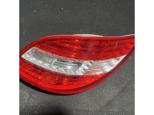 bontott MERCEDES-BENZ R-CLASS Jobb Külső Hátsó Lámpa