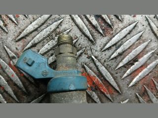 bontott MERCEDES-BENZ R-CLASS Porlasztó (1 db)