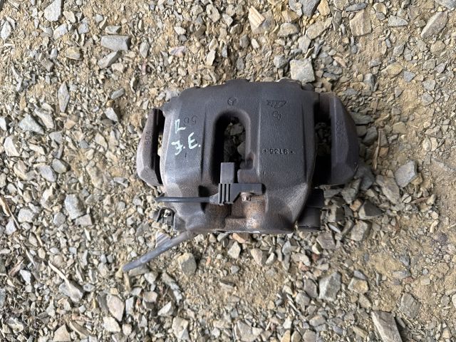 bontott MERCEDES-BENZ R-CLASS Jobb első Féknyereg Munkahengerrel