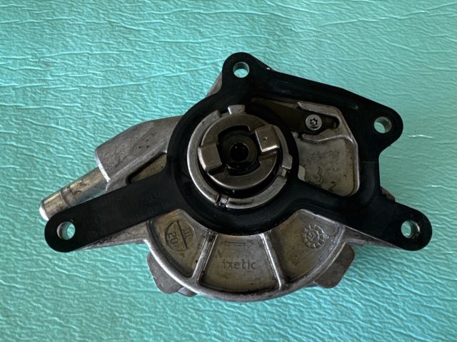 bontott MERCEDES-BENZ R-CLASS Vákumpumpa