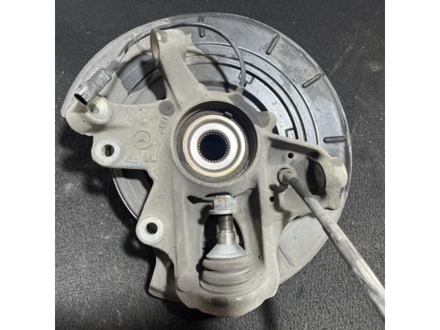 bontott MERCEDES-BENZ R-CLASS Jobb hátsó Csonkállvány