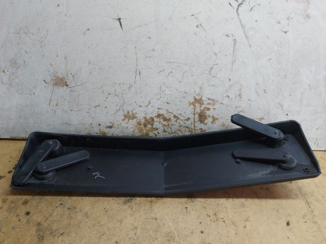 bontott MERCEDES-BENZ R-CLASS Rendszámtábla Tartó