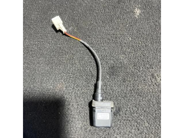 bontott MERCEDES-BENZ R-CLASS Tolatókamera