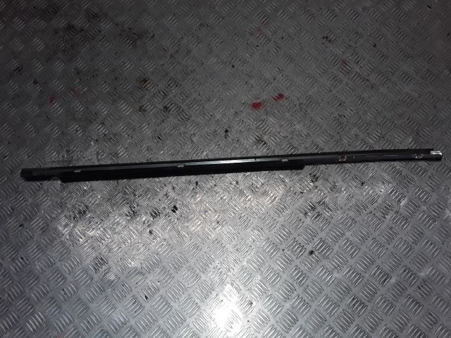 bontott MERCEDES-BENZ S-CLASS Bal hátsó Ablak Díszléc