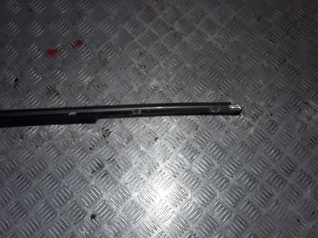 bontott MERCEDES-BENZ S-CLASS Bal hátsó Ablak Díszléc