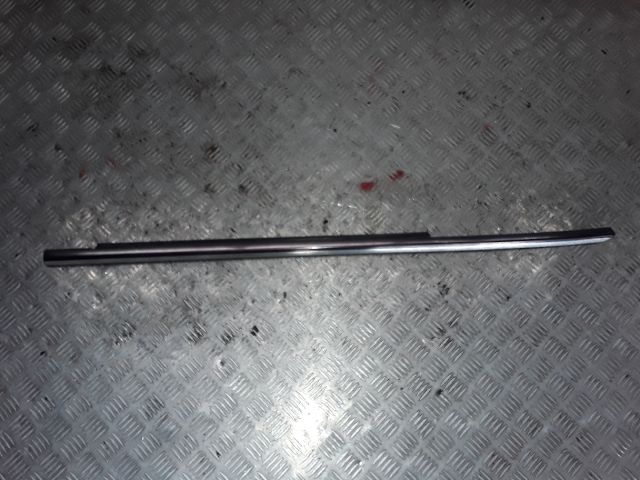 bontott MERCEDES-BENZ S-CLASS Bal hátsó Ablak Díszléc