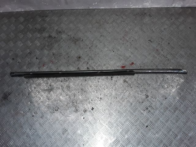 bontott MERCEDES-BENZ S-CLASS Bal hátsó Ablak Díszléc