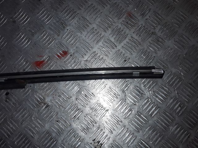 bontott MERCEDES-BENZ S-CLASS Bal hátsó Ablak Díszléc