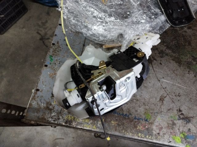 bontott MERCEDES-BENZ S-CLASS Bal hátsó Ajtózár