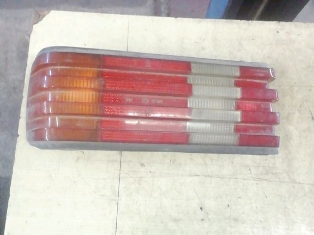 bontott MERCEDES-BENZ S-CLASS Bal Hátsó Lámpa