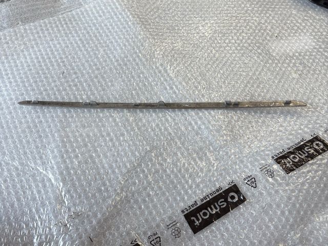 bontott MERCEDES-BENZ S-CLASS Bal hátsó Lökhárító Díszléc