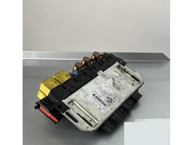 bontott MERCEDES-BENZ S-CLASS Biztosítéktábla Csomagtér