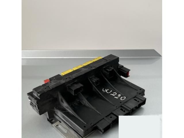 bontott MERCEDES-BENZ S-CLASS Biztosítéktábla Csomagtér