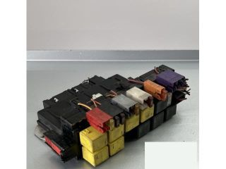 bontott MERCEDES-BENZ S-CLASS Biztosítéktábla Csomagtér