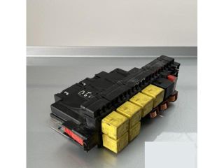 bontott MERCEDES-BENZ S-CLASS Biztosítéktábla Csomagtér