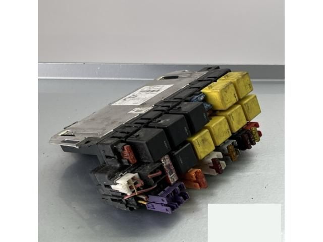 bontott MERCEDES-BENZ S-CLASS Biztosítéktábla Csomagtér