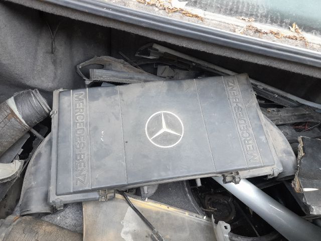 bontott MERCEDES-BENZ S-CLASS Biztosítéktábla Doboz