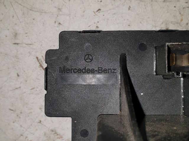 bontott MERCEDES-BENZ S-CLASS Biztosítéktábla Motortér