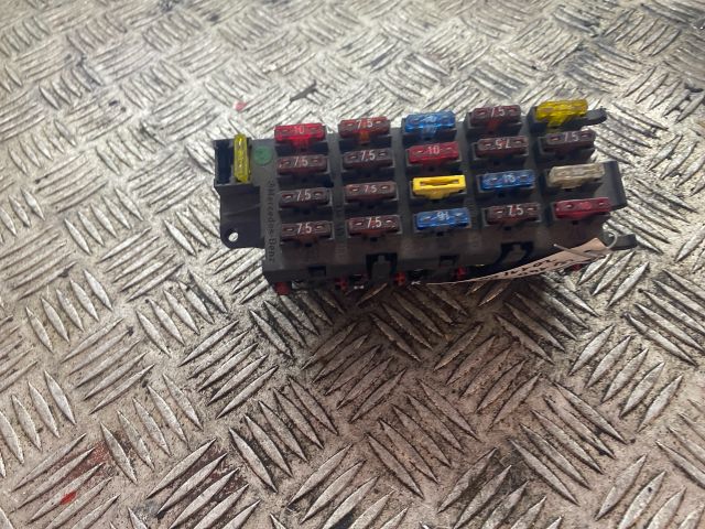 bontott MERCEDES-BENZ S-CLASS Biztosítéktábla Utastér