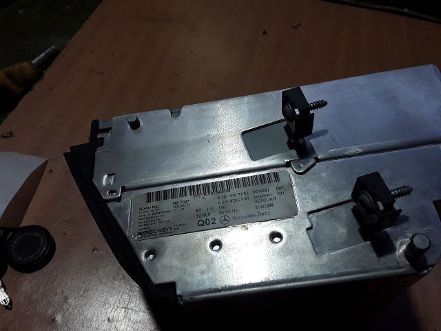 bontott MERCEDES-BENZ S-CLASS CD / DVD Tár