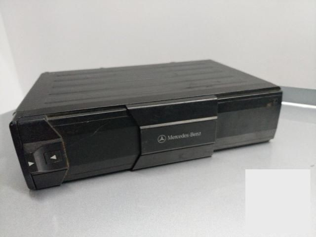 bontott MERCEDES-BENZ S-CLASS CD / DVD Tár