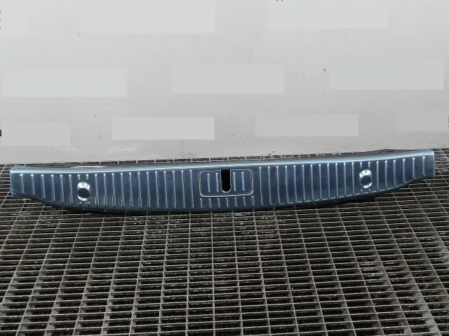 bontott MERCEDES-BENZ S-CLASS Csomagtérajtó Díszléc