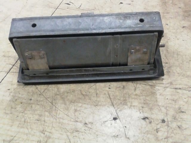 bontott MERCEDES-BENZ S-CLASS Első Hamutartó