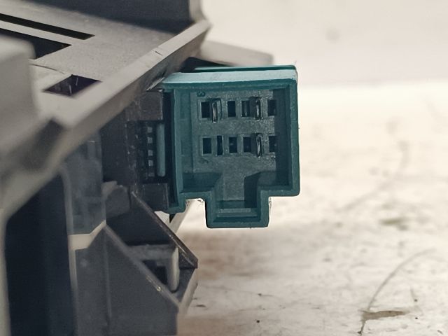 bontott MERCEDES-BENZ S-CLASS Első Hamutartó