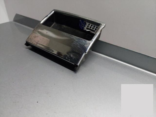 bontott MERCEDES-BENZ S-CLASS Első Hamutartó