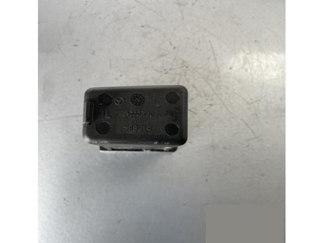 bontott MERCEDES-BENZ S-CLASS Első Hamutartó