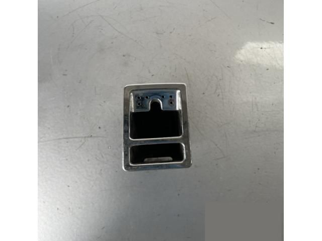 bontott MERCEDES-BENZ S-CLASS Első Hamutartó