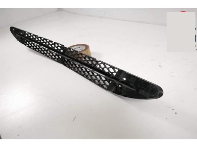 bontott MERCEDES-BENZ S-CLASS Első Lökhárító Alsó Középső Díszrács