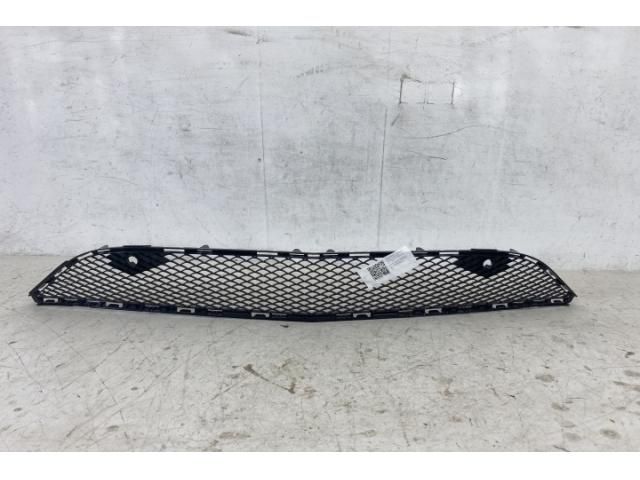 bontott MERCEDES-BENZ S-CLASS Első Lökhárító Alsó Középső Díszrács