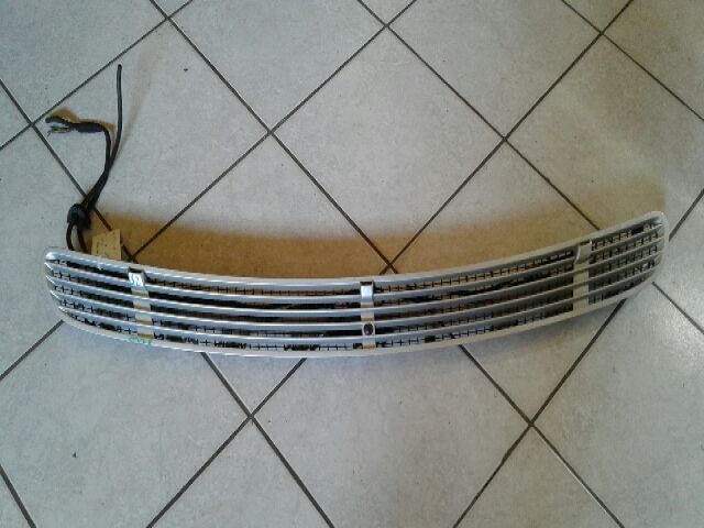 bontott MERCEDES-BENZ S-CLASS Első Lökhárító Alsó Középső Díszrács