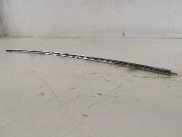 bontott MERCEDES-BENZ S-CLASS Első Lökhárító Díszléc