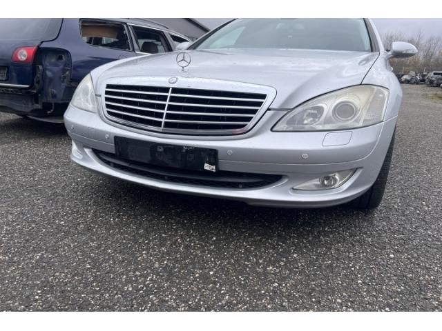 bontott MERCEDES-BENZ S-CLASS Első Lökhárító (Üresen)