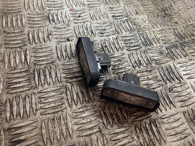 bontott MERCEDES-BENZ S-CLASS Hátsó Rendszámtábla Világítás