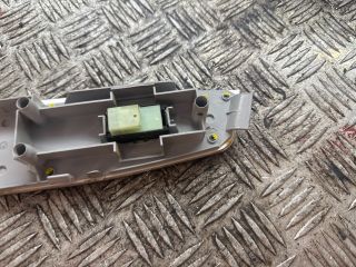 bontott MERCEDES-BENZ S-CLASS Jobb első Ablakemelő Kapcsoló