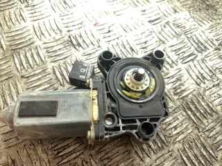 bontott MERCEDES-BENZ S-CLASS Jobb első Ablaktörlő Motor