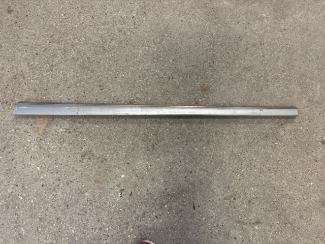 bontott MERCEDES-BENZ S-CLASS Jobb első Ajtó Díszléc