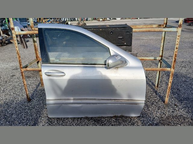 bontott MERCEDES-BENZ S-CLASS Jobb első Ajtó (Részeivel)