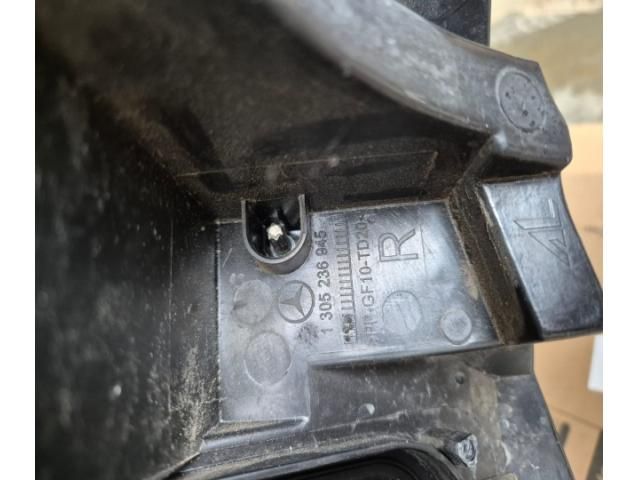 bontott MERCEDES-BENZ S-CLASS Jobb Fényszóró