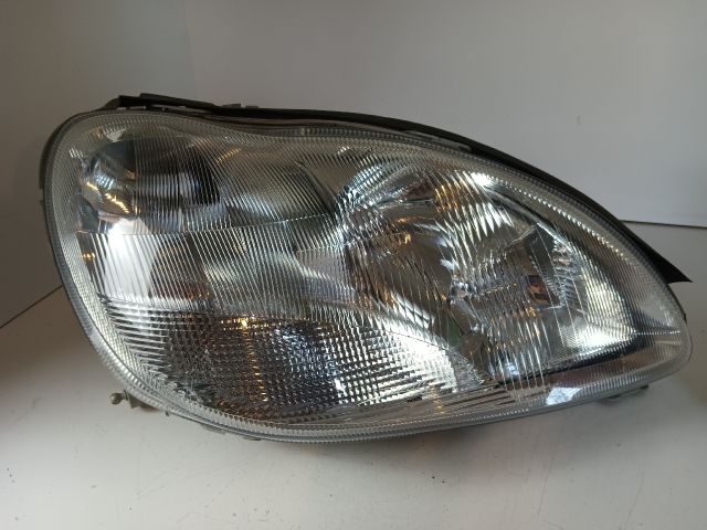 bontott MERCEDES-BENZ S-CLASS Jobb Fényszóró