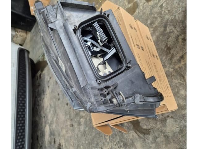 bontott MERCEDES-BENZ S-CLASS Jobb Fényszóró