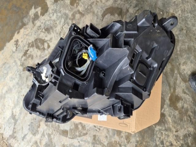 bontott MERCEDES-BENZ S-CLASS Jobb Fényszóró