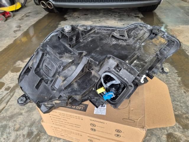 bontott MERCEDES-BENZ S-CLASS Jobb Fényszóró