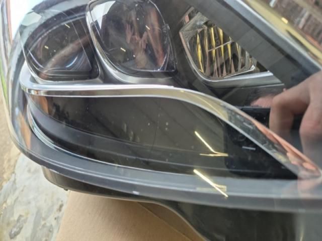 bontott MERCEDES-BENZ S-CLASS Jobb Fényszóró