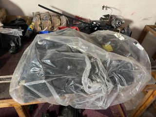 bontott MERCEDES-BENZ S-CLASS Jobb hátsó Csomagtér Burkolat (Műanyag)