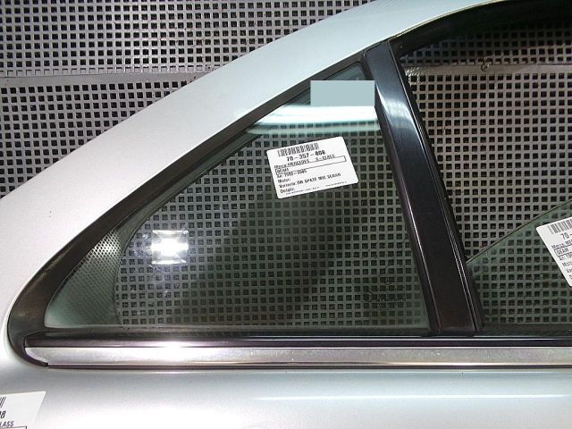 bontott MERCEDES-BENZ S-CLASS Jobb hátsó Fixüveg (Ajtóban)